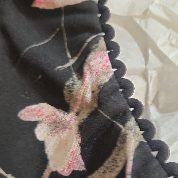 White House Black Market Black and Pink Floral Top - Picture 3 of 8